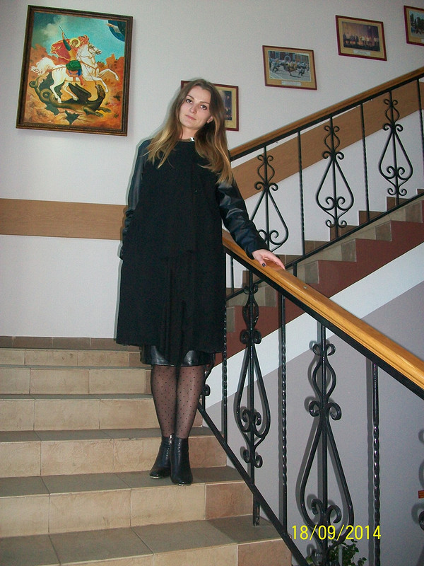 Черное пальто от Serseya