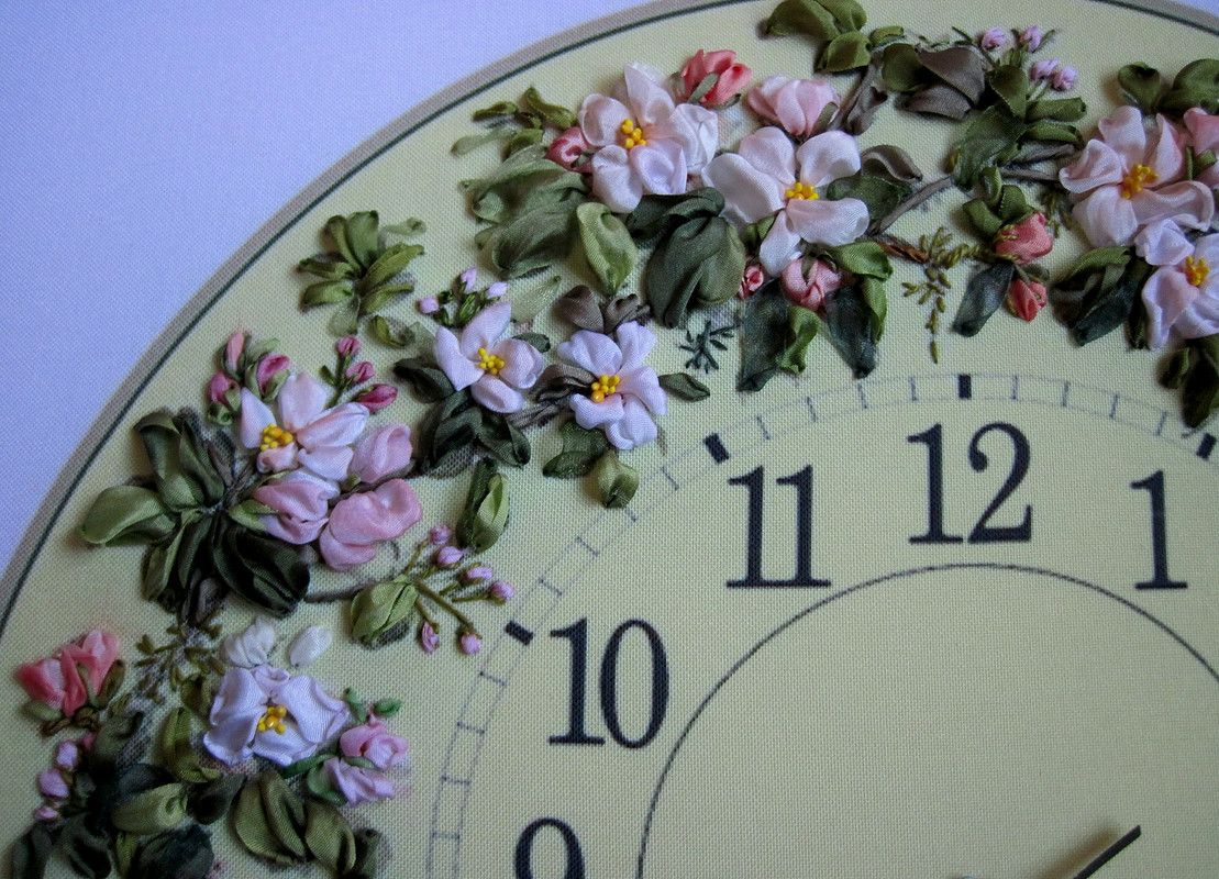 Часы «Яблоневый цвет» от Настя Воейкова