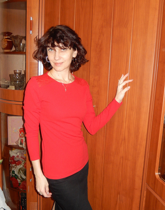 Красный трикотажный пуловер от julia.golubkova