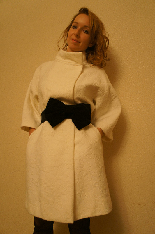 Белое пальто от A_llena