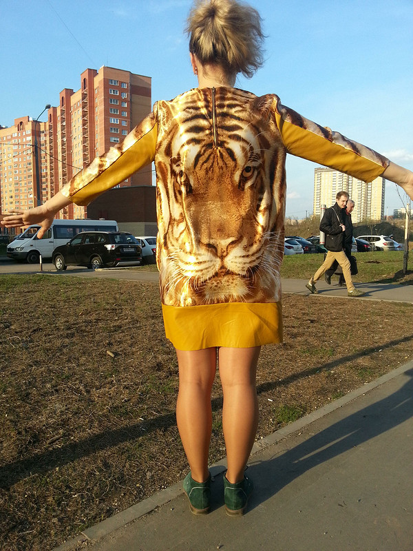 Платье с тигриным принтом от Ksenia-Forester
