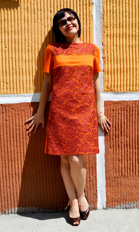 Оранжевое платье с кружевом от Любаева Светлана