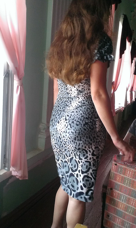 Леопардовое платье с драпировкой от Лямочка