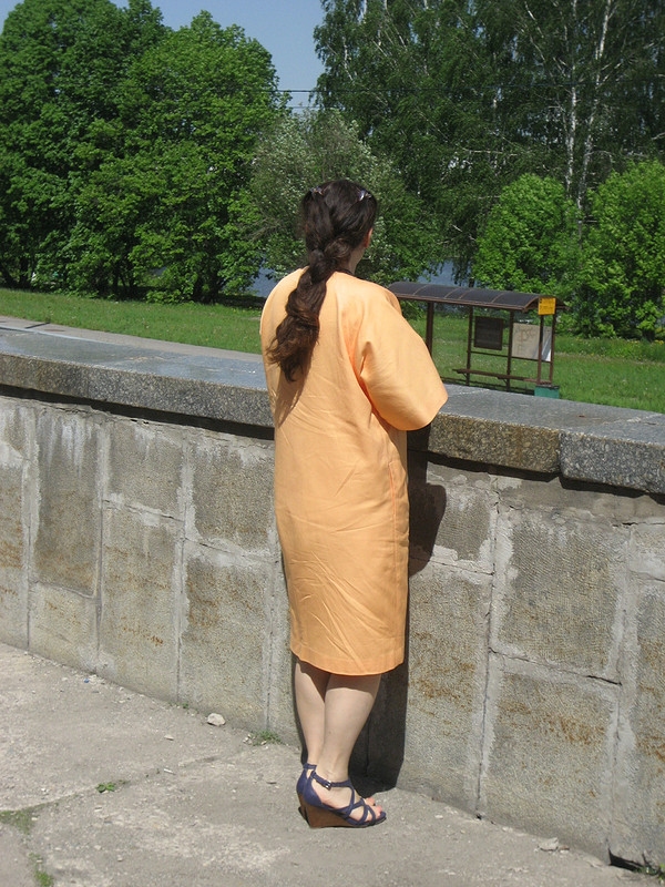 Оранжевое платье от Naf-naf