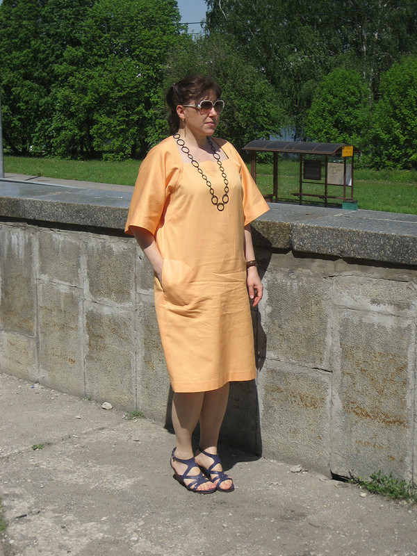 Оранжевое платье от Naf-naf