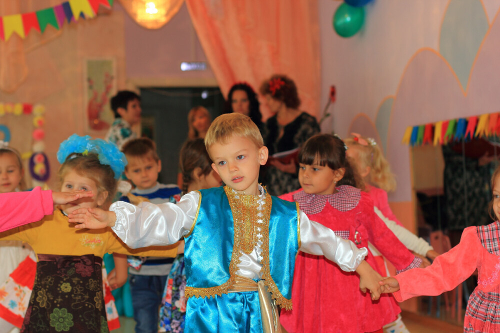 Недорогие карнавальные костюмы и сценические аксессуары в Краснодарe: купить в магазине АРЛЕКИН