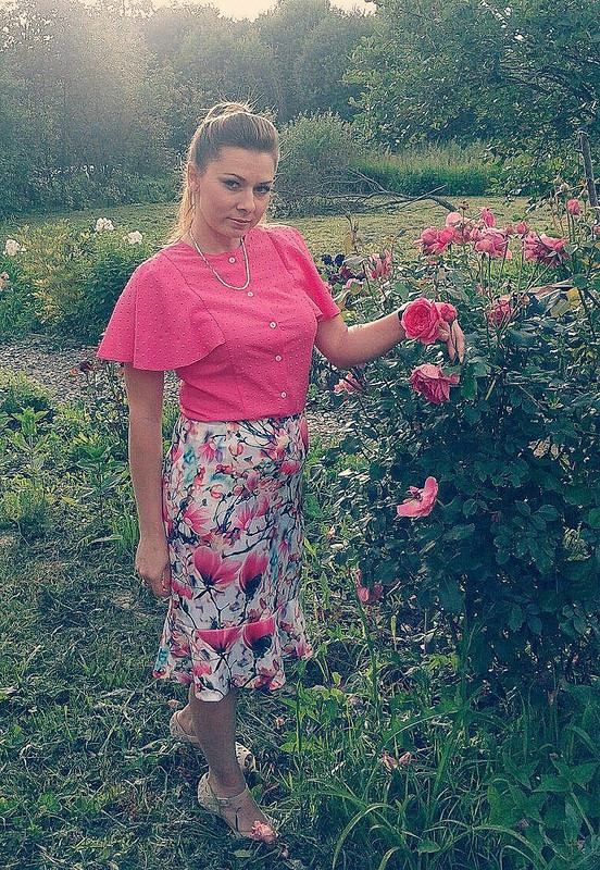 Блузка с пупырышками и юбка с воланом от Nattamikhaylova
