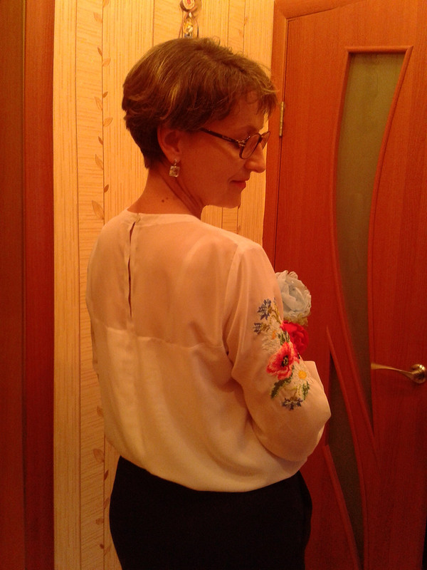Блузка с вышивкой от Tateana