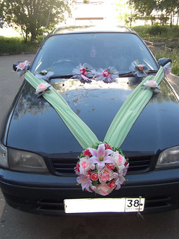 Оформление машин на свадьбу