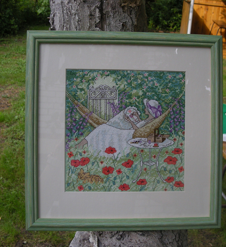 Вышивальщица в саду от Ekaterina75