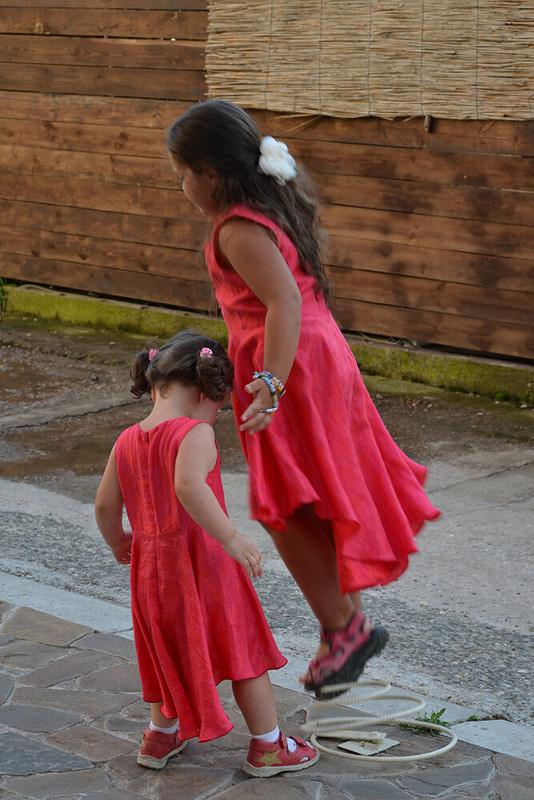 Тюльпанные платья для дочек!) от Zoloto Inkof