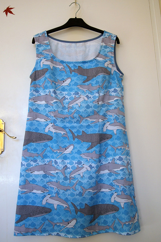 Летнее платье с акулами от lovefabric