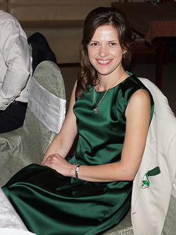 Платье зеленое атласное