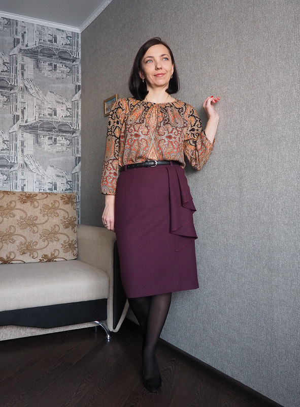 Юбка с воланом и шелковая блузка от Ирина Шмидт