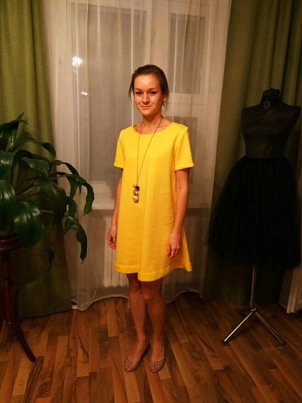Желтое платье от каролина