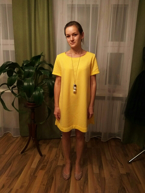Желтое платье от каролина