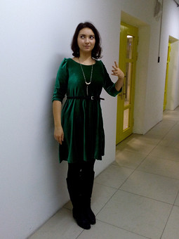 Бархатное зеленое платье