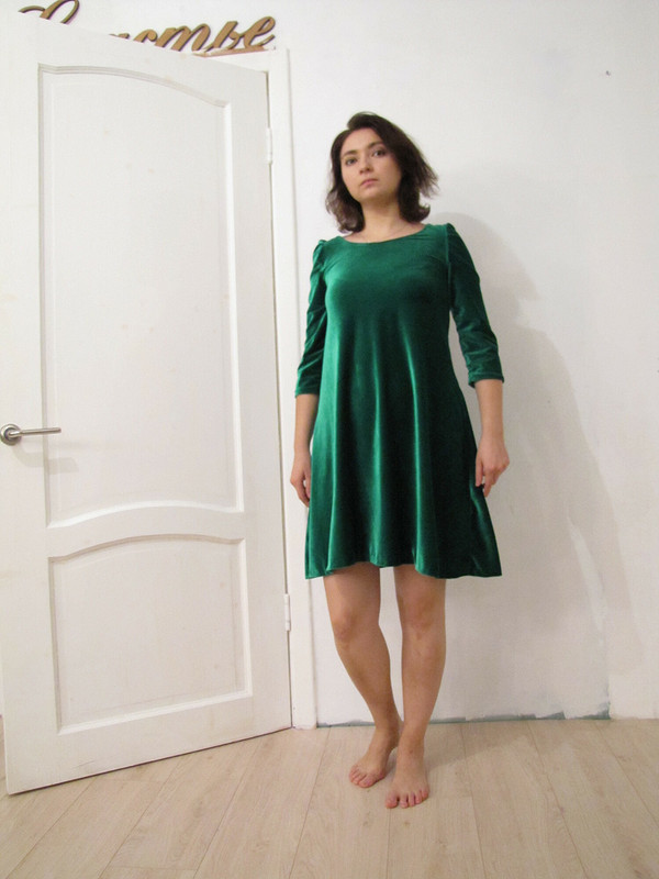 Бархатное зеленое платье от Ailet