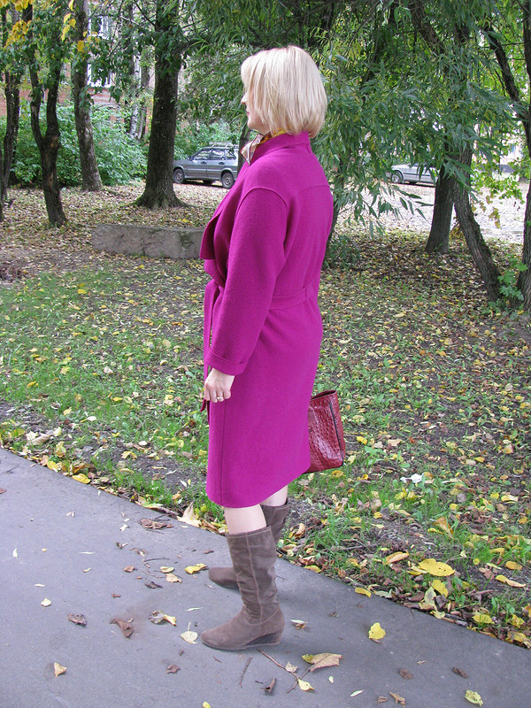 Пальто-халат цвета фуксии от Kuleshka