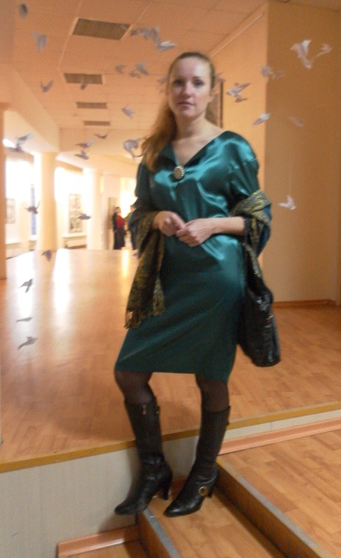 Зеленое атласное платье от lilenchia