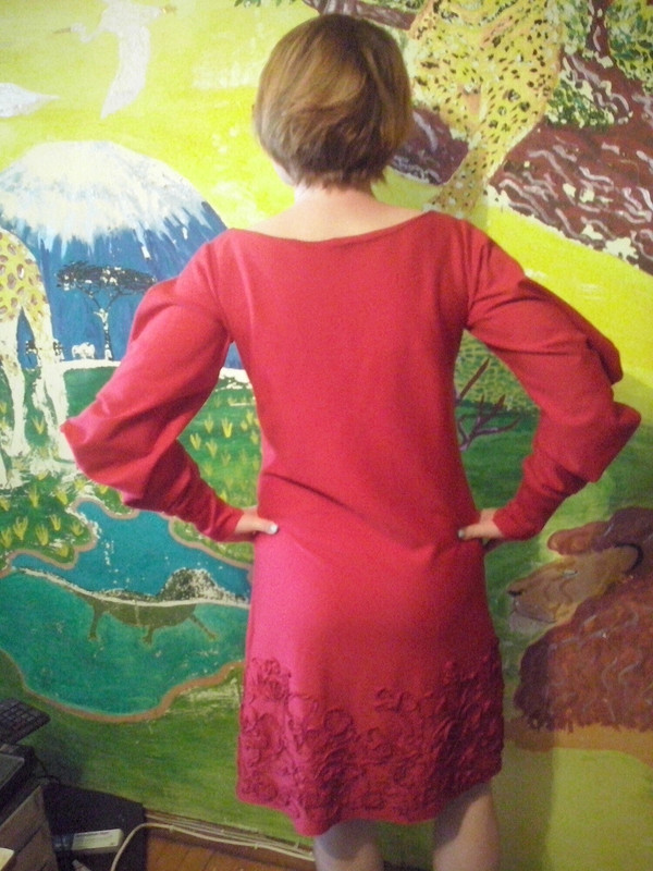 Платье с вышитой каймой от Fihelen
