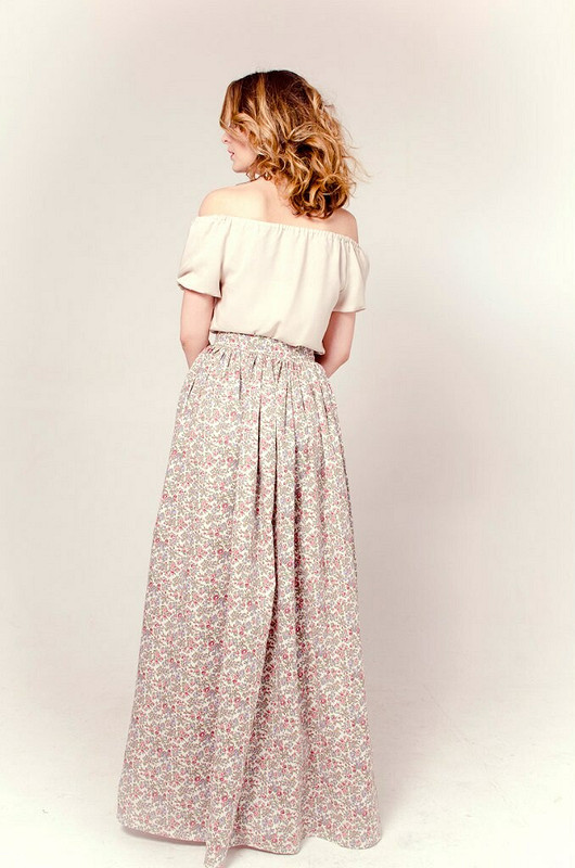Блуза с кружевная нежнятина и юбка со складками от AlexandraMaiskaya