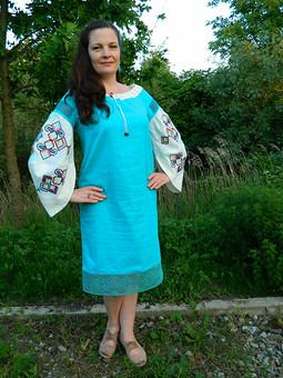 Платье с вышивкой...еще одно)))