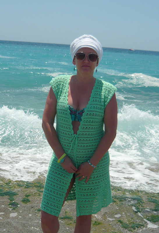 Вязаный пляжный халат от Natali-Vasilyeva