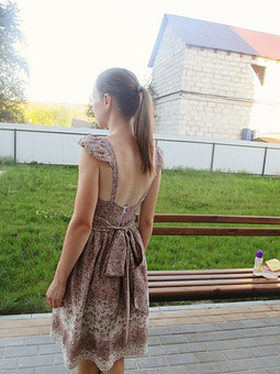 Платье с открытой спиной