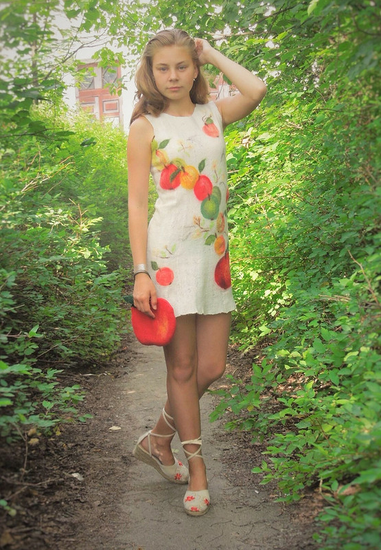 «Яблочное  платье» для юной девушки от Kholodova