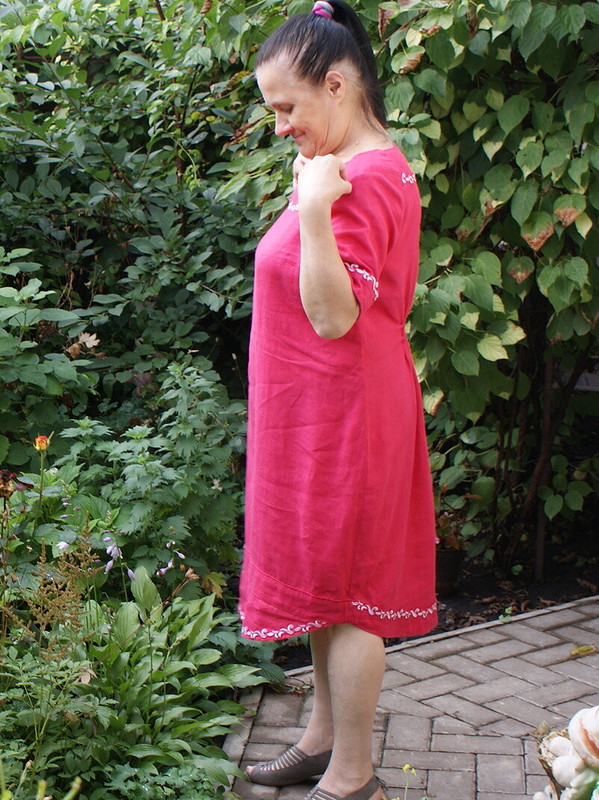 Малиновое платье от LudmilkaD55