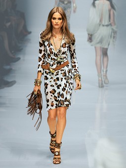 Платье от модного бренда Blumarine №139 — выкройка из Burda 6/2011