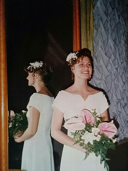 Работа с названием Свадебное платье 1995г