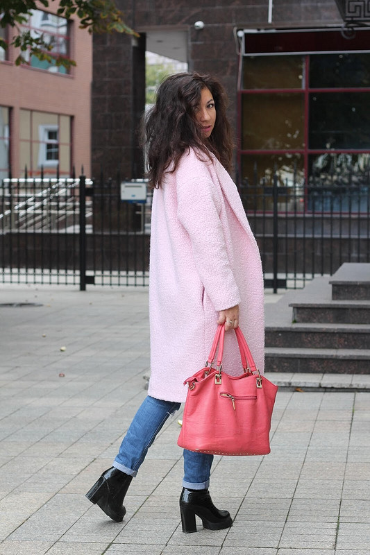Розовое пальто от Serjossv