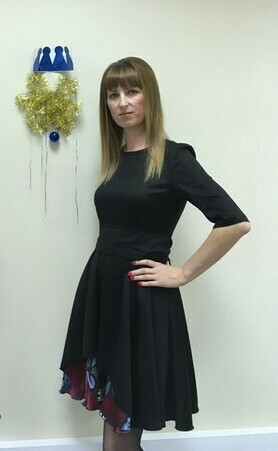 Черное платье с красными цветами от OlesyaLesya