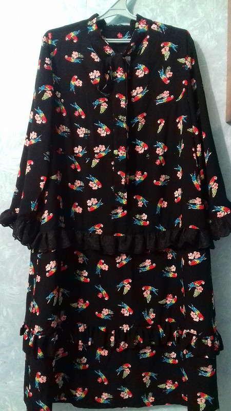 Платье с попугаями от Ekaterina Vodchits