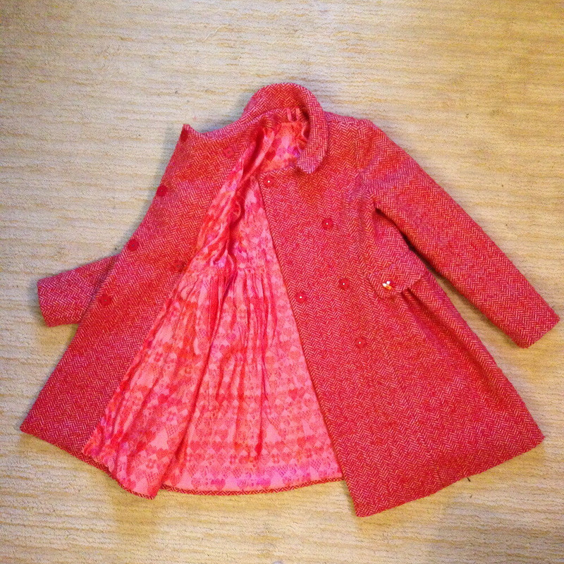 Красное пальто для модницы от Яжевика