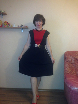 Черно-красный комплект. Платье