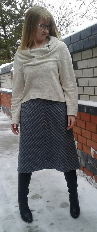 Уютный пуловер и совдеповская юбка от Светлана Полушина