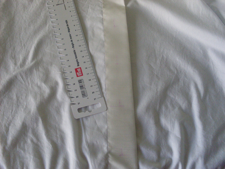Белая блузка с рукавами из шелковой органзы