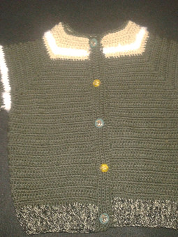 Работа с названием Вязанный пуловер