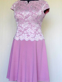 Кружевное розовое платье