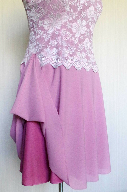 Кружевное розовое платье от Katinelli