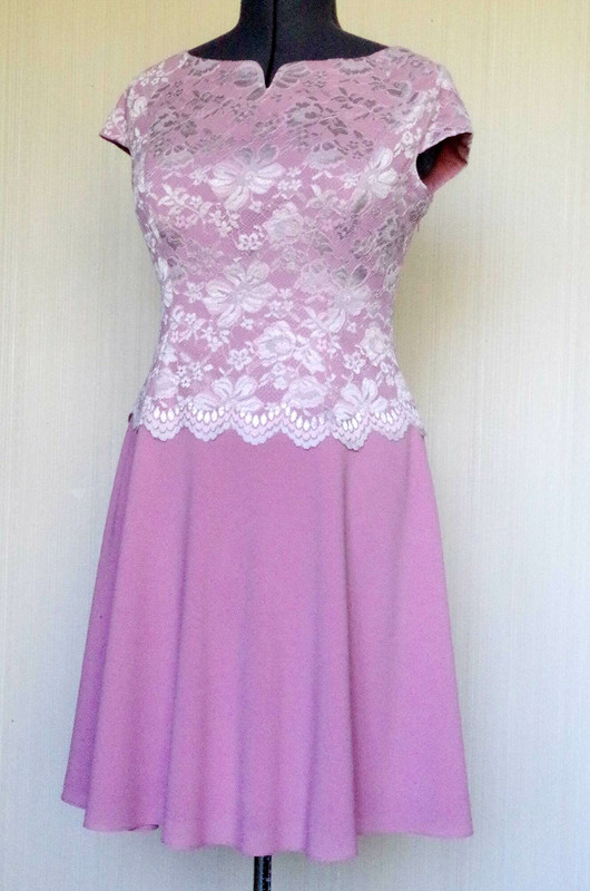 Кружевное розовое платье от Katinelli