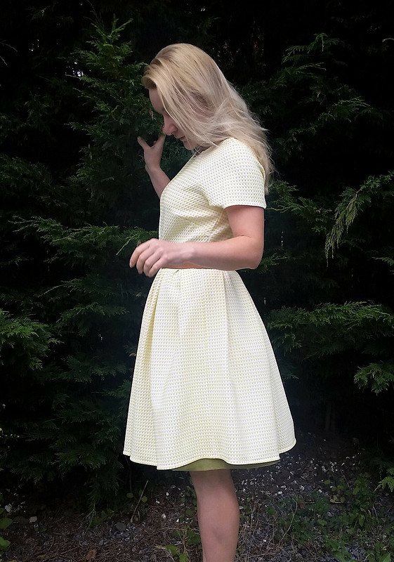 Июньское платье с рукавами реглан от svesen