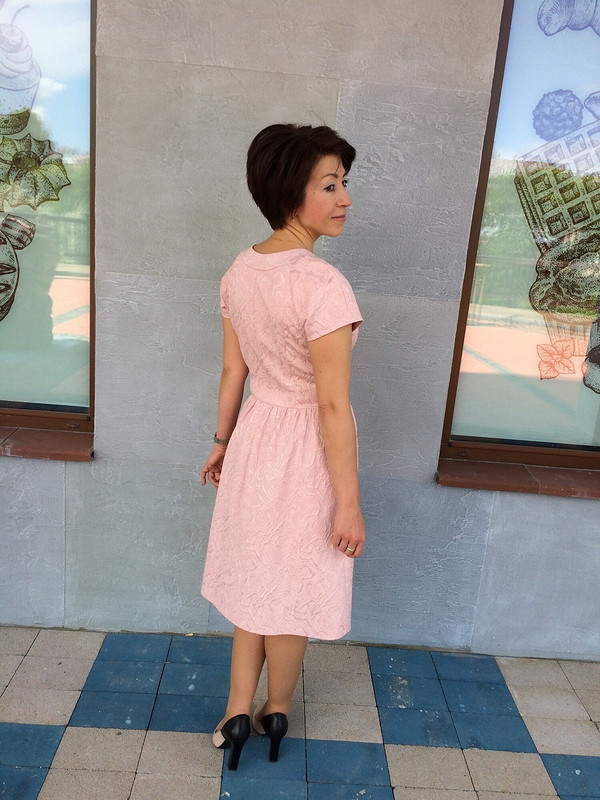 Пыльник и розовое платье от Anna