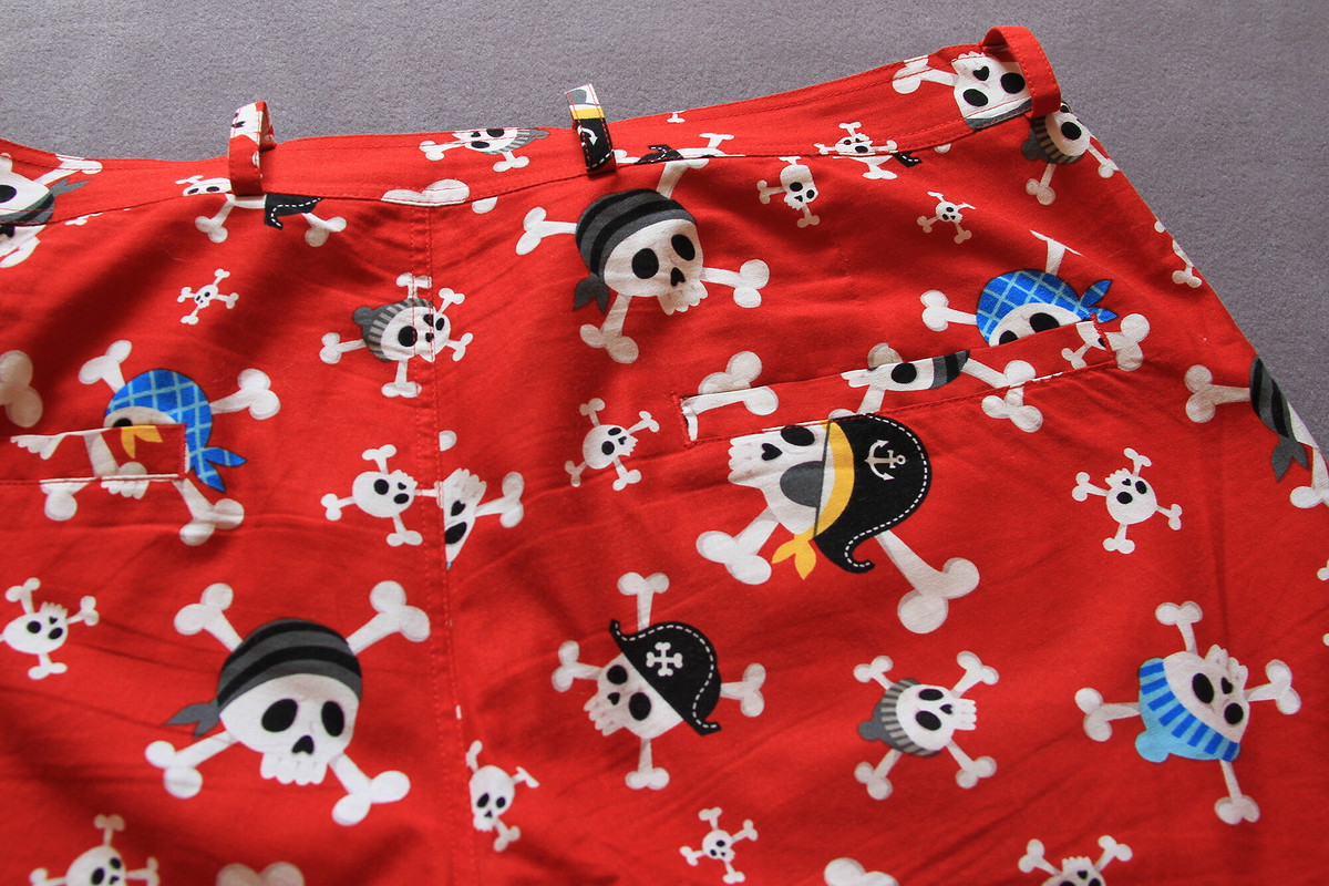 Красные пиратские шорты от t5991020