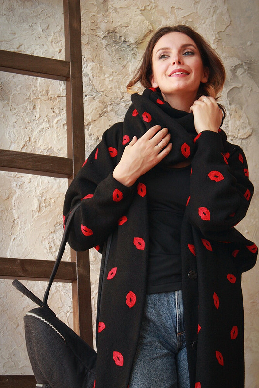 Пальто-кардиган «Губки» или «Поцелуйчики» от AlexandraMaiskaya