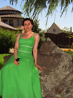 Сарафан зеленый и тоже в русском стиле