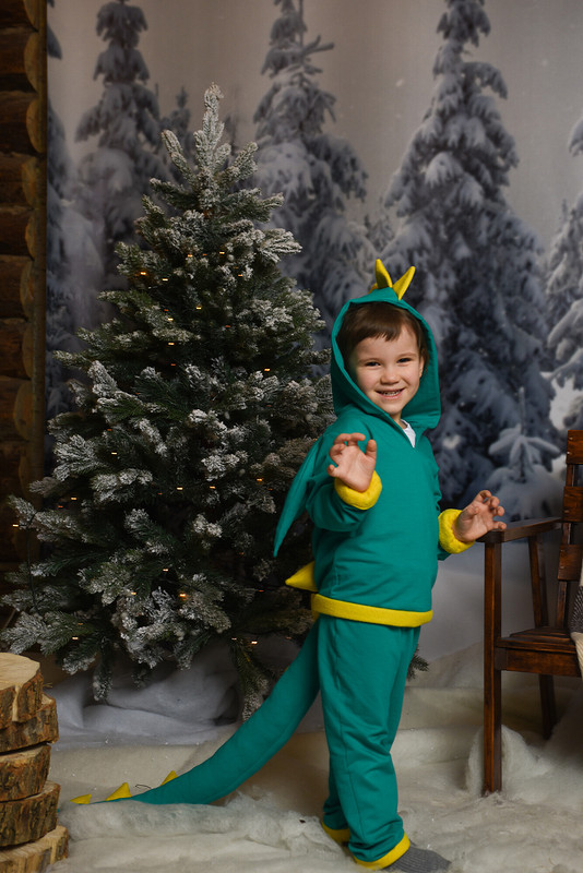 Продам прикольный новогодний костюм Дракона для малыша 1-2лет сост-е нового